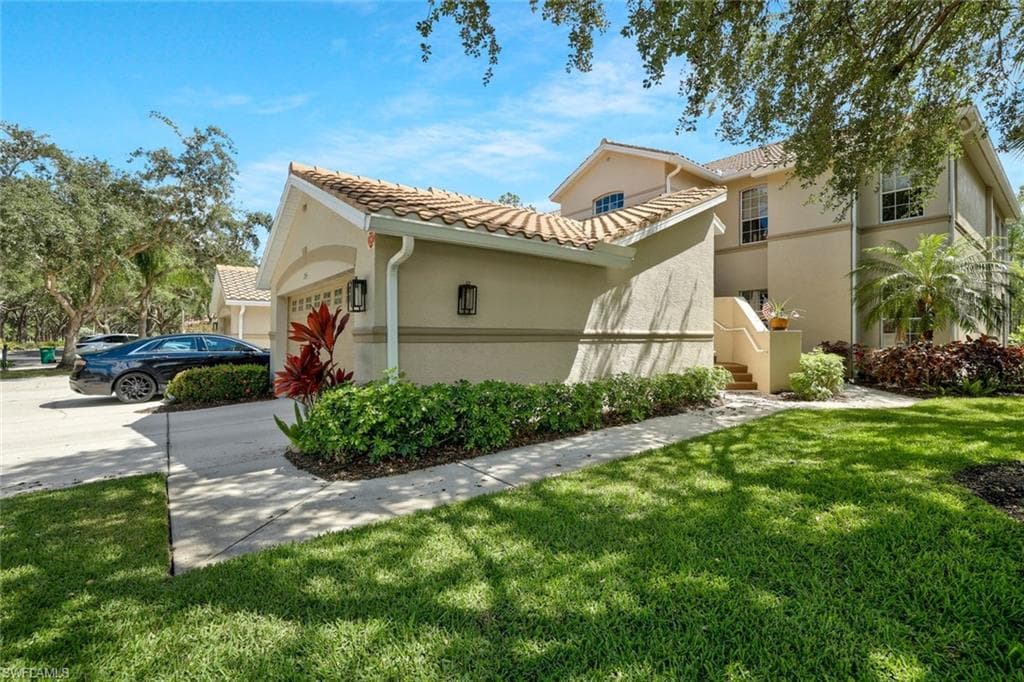 8275 Danbury Blvd 104, Naples, FL 34120-1