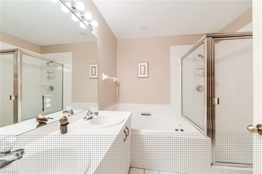 3775 Fieldstone Blvd 104, Naples, FL 34109-13