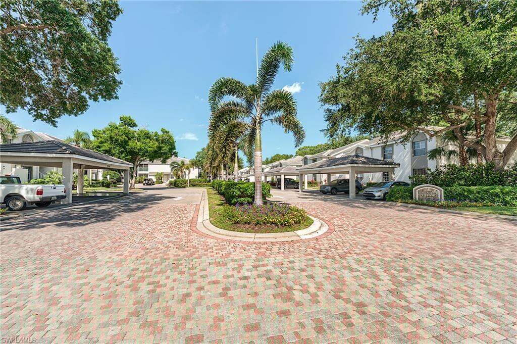 3775 Fieldstone Blvd 104, Naples, FL 34109-2