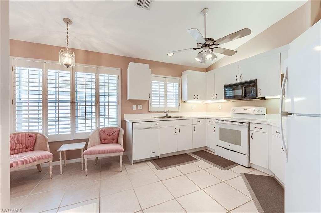 3775 Fieldstone Blvd 104, Naples, FL 34109-4