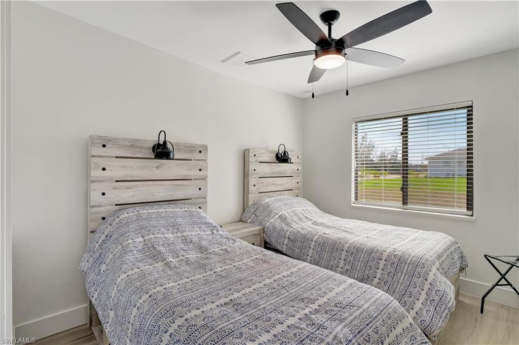 4234 24th Ter, Cape Coral, FL 33993-25