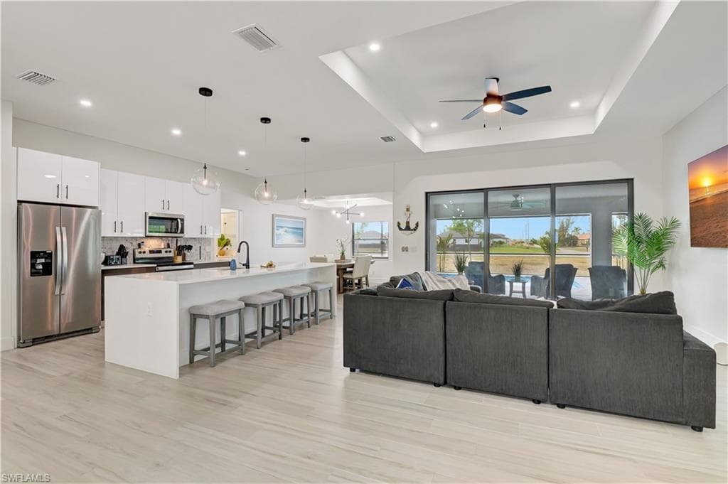 4234 24th Ter, Cape Coral, FL 33993-5