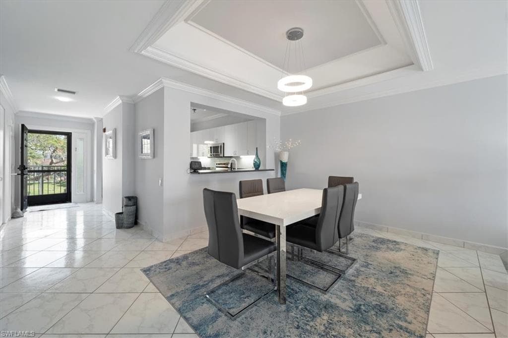 311 La Peninsula Blvd 311, Naples, FL 34113-11