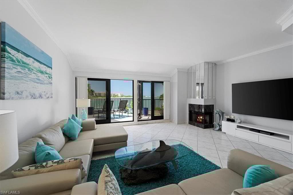 311 La Peninsula Blvd 311, Naples, FL 34113-12