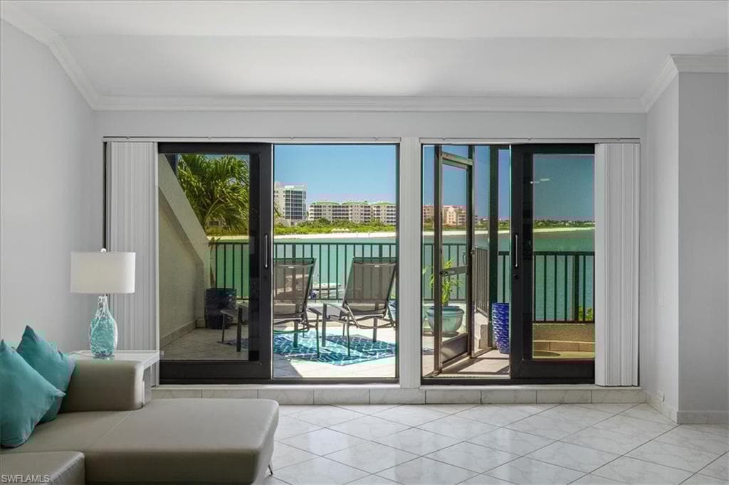 311 La Peninsula Blvd 311, Naples, FL 34113-13