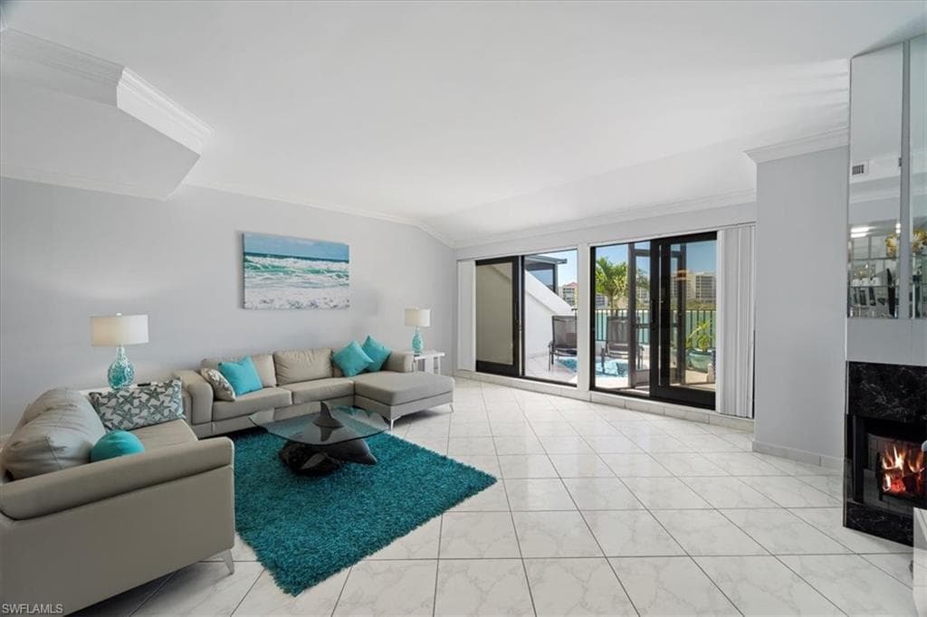 311 La Peninsula Blvd 311, Naples, FL 34113-14
