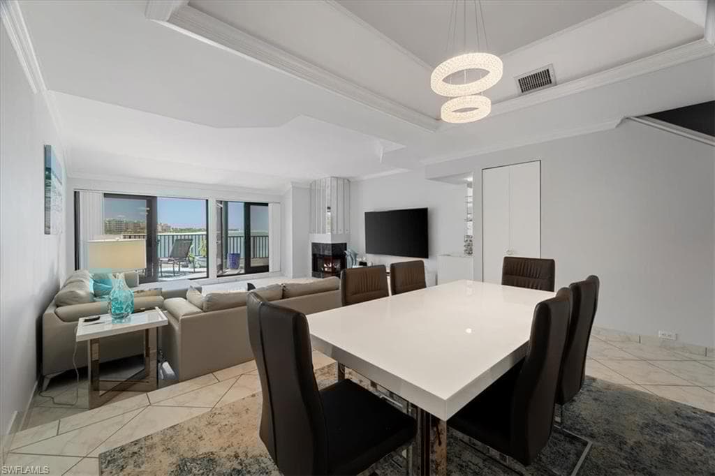 311 La Peninsula Blvd 311, Naples, FL 34113-19