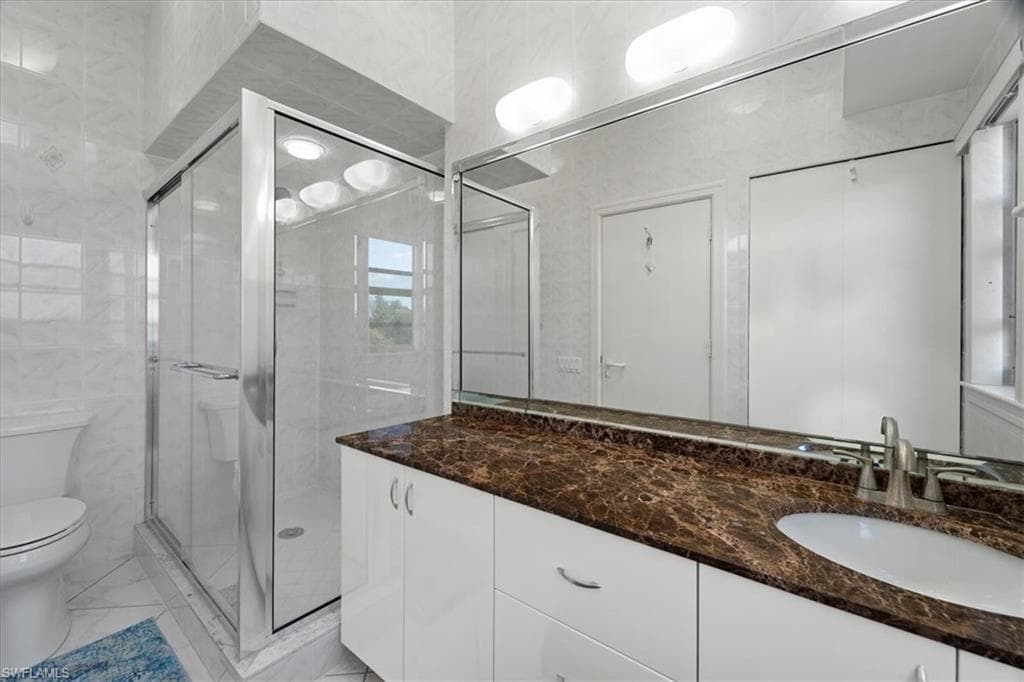 311 La Peninsula Blvd 311, Naples, FL 34113-38