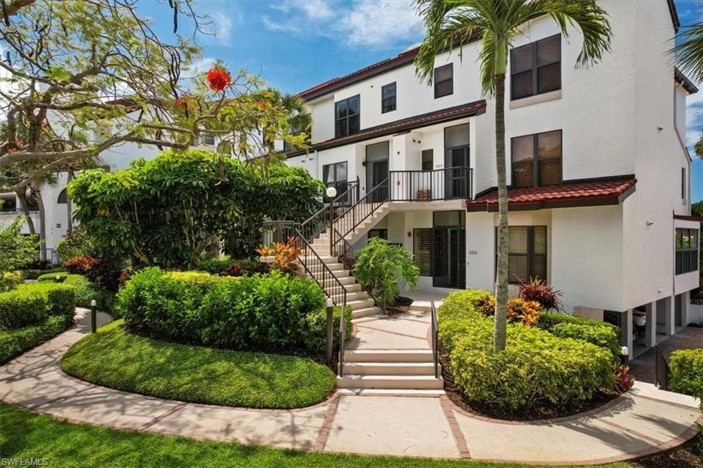 311 La Peninsula Blvd 311, Naples, FL 34113-3