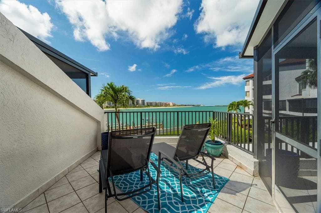 311 La Peninsula Blvd 311, Naples, FL 34113-42