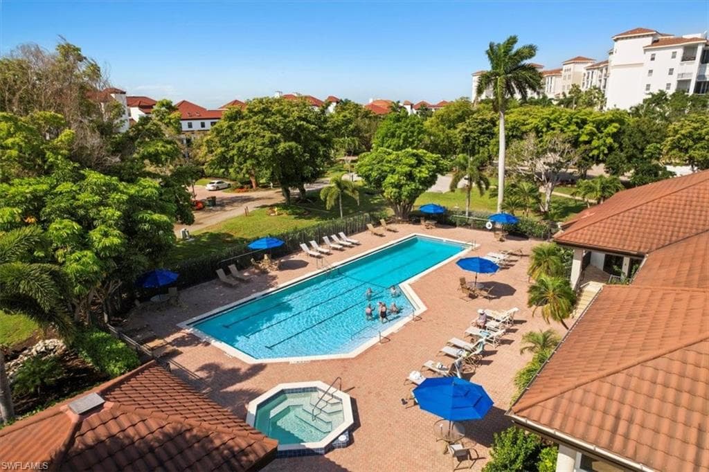 311 La Peninsula Blvd 311, Naples, FL 34113-44