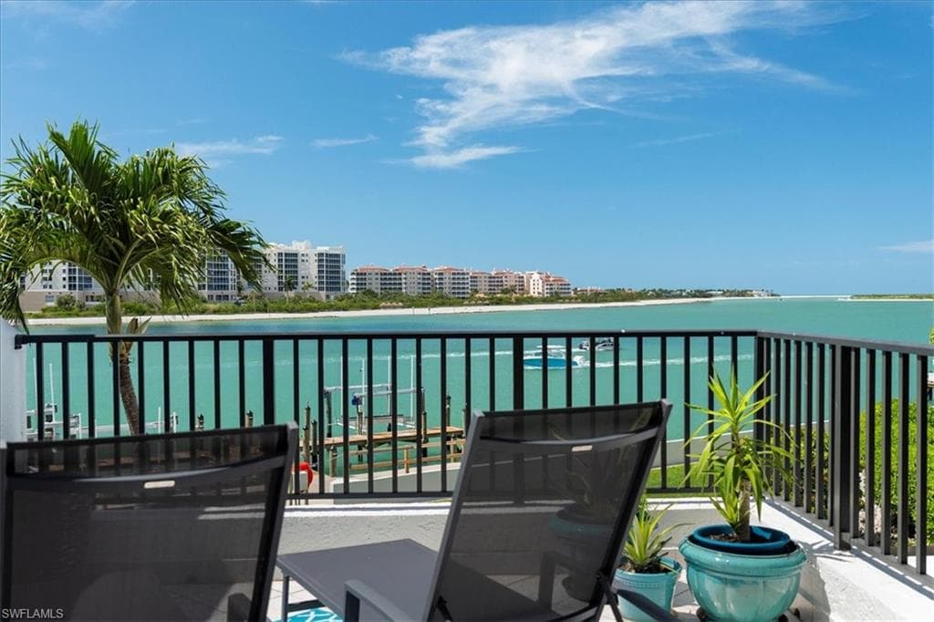 311 La Peninsula Blvd 311, Naples, FL 34113-5