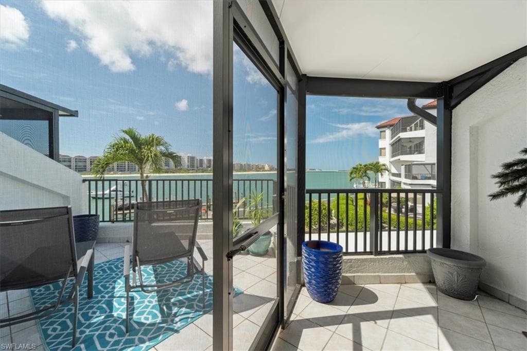 311 La Peninsula Blvd 311, Naples, FL 34113-6