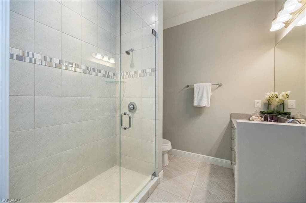 15102 Palmer Lake Cir 201, Naples, FL 34109-21