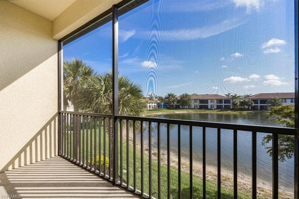 15102 Palmer Lake Cir 201, Naples, FL 34109-23