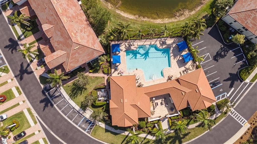 15102 Palmer Lake Cir 201, Naples, FL 34109-25