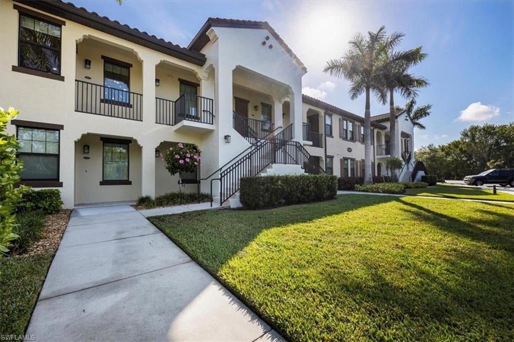 15102 Palmer Lake Cir 201, Naples, FL 34109-3