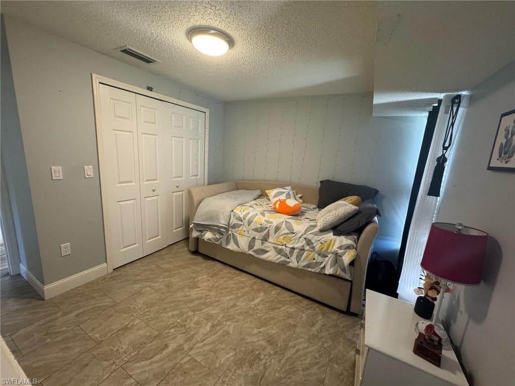 4706 25th Ave SW, Naples, FL 34116-19