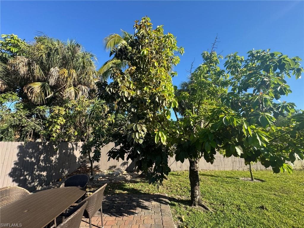 4706 25th Ave SW, Naples, FL 34116-41