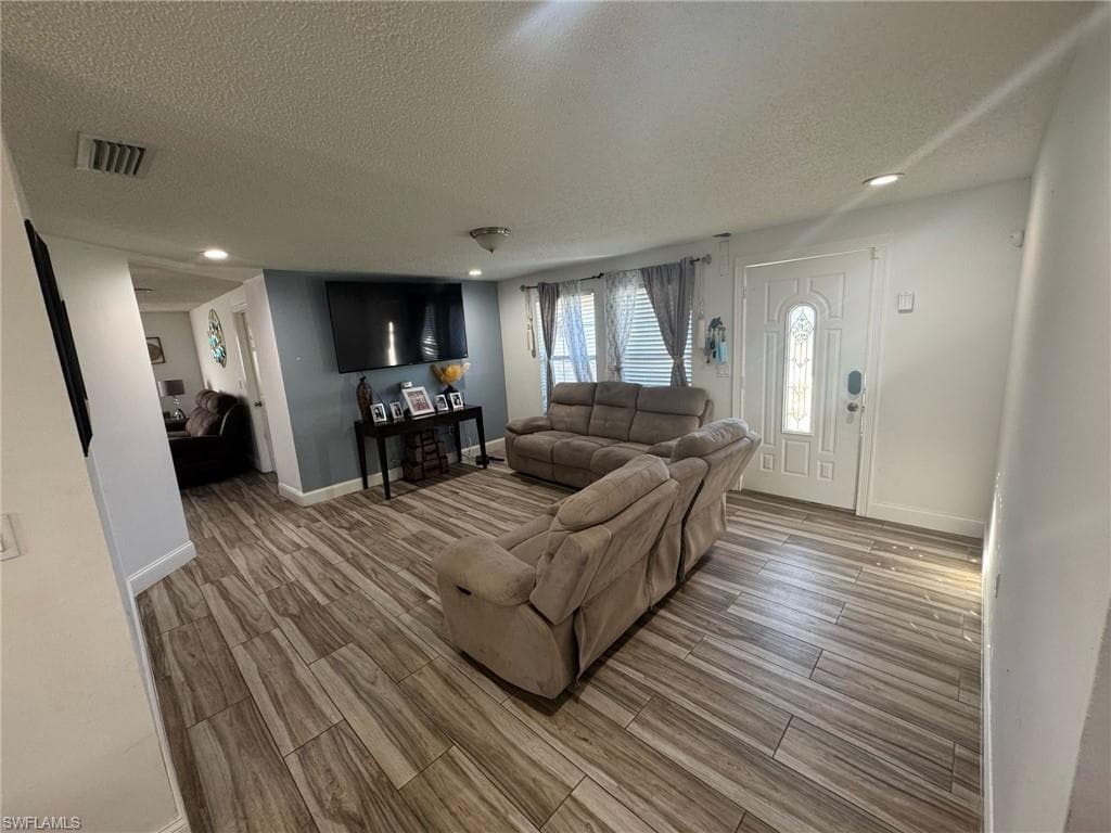 4706 25th Ave SW, Naples, FL 34116-4