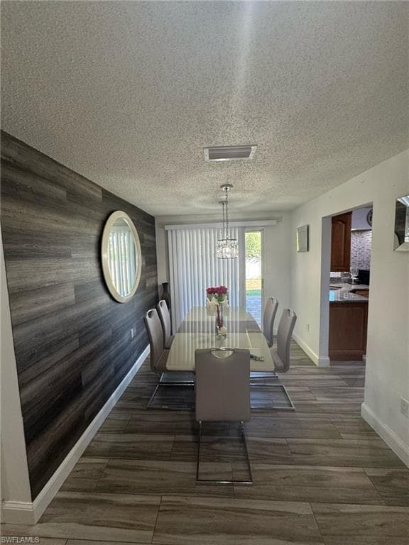 4706 25th Ave SW, Naples, FL 34116-7