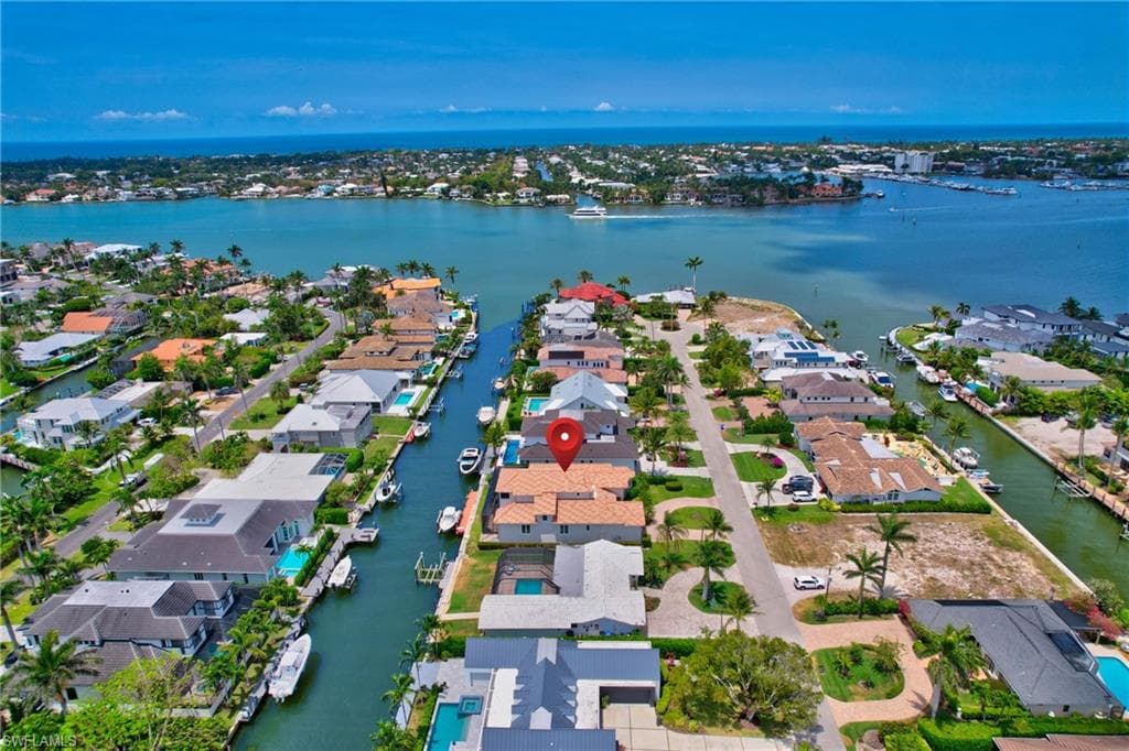 1380 Marlin Dr, Naples, FL 34102-44