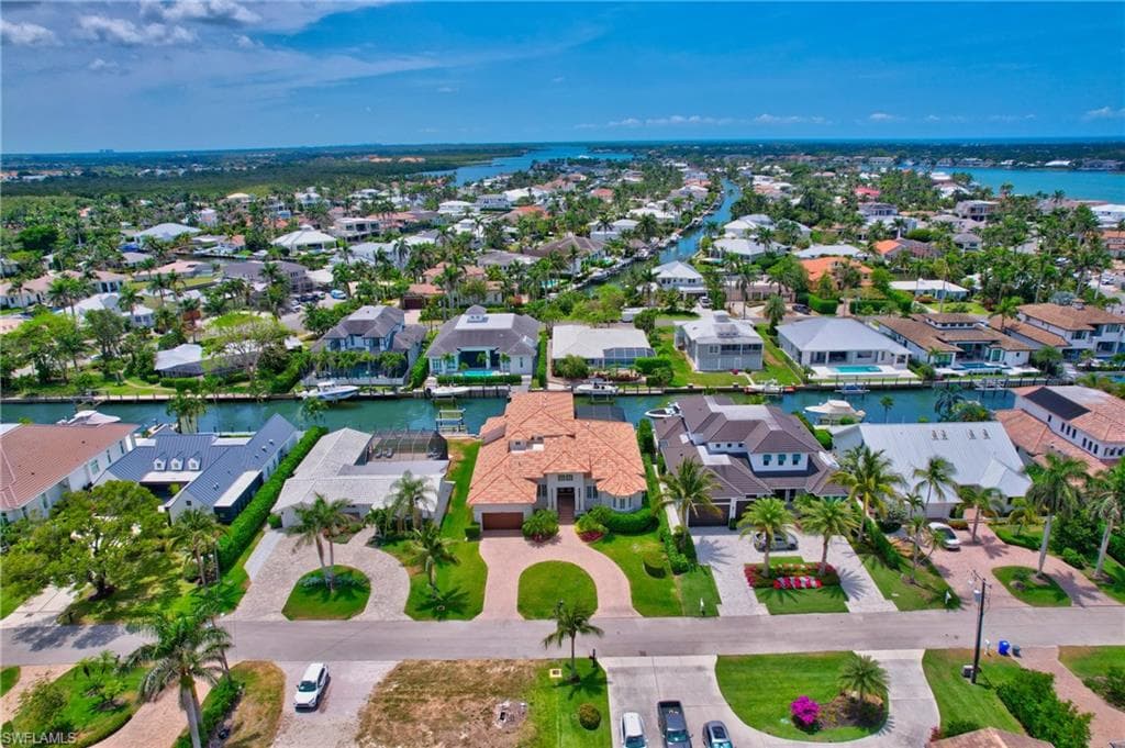 1380 Marlin Dr, Naples, FL 34102-46