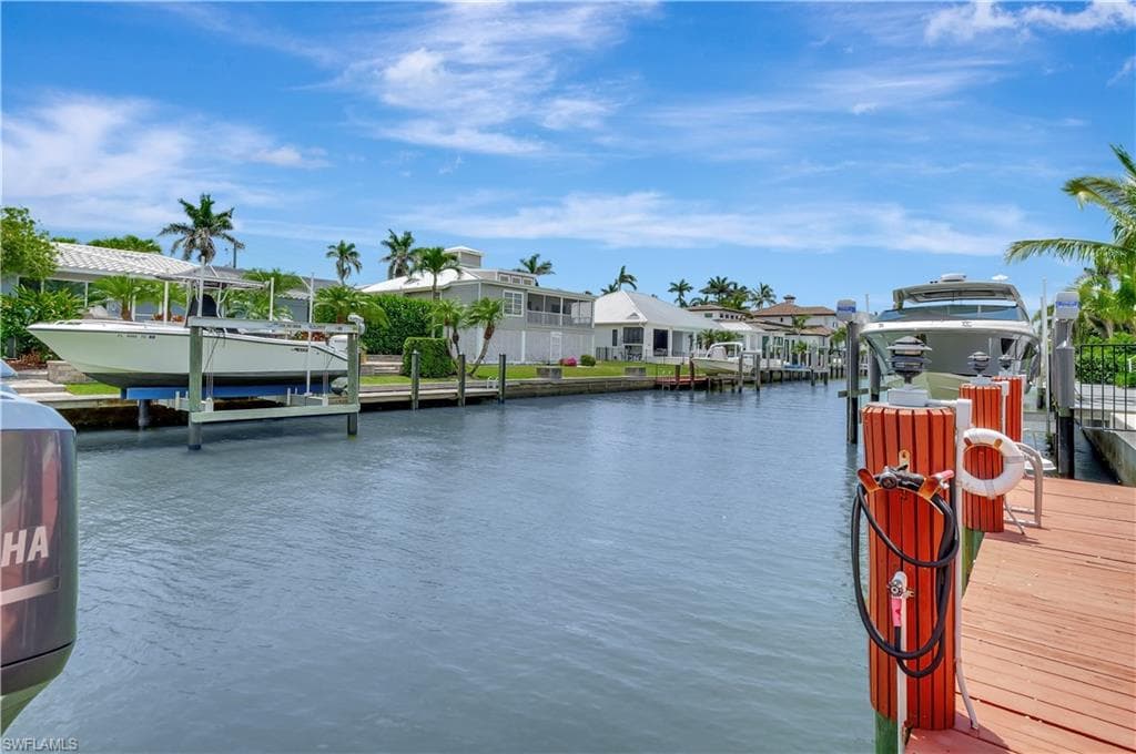 1380 Marlin Dr, Naples, FL 34102-48