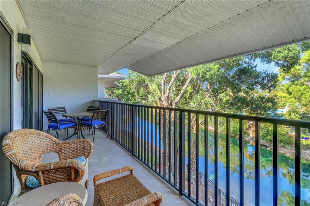 600 Neapolitan Way 345, Naples, FL 34103-9