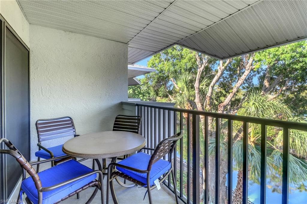 600 Neapolitan Way 345, Naples, FL 34103-11