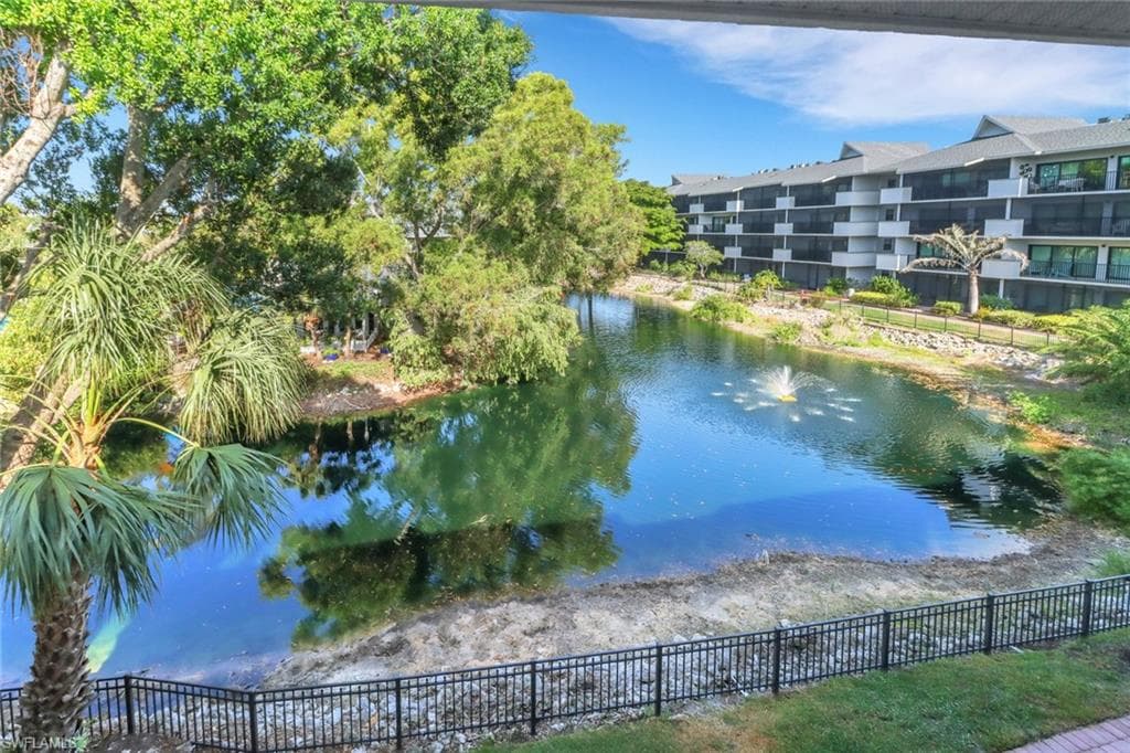 600 Neapolitan Way 345, Naples, FL 34103-1