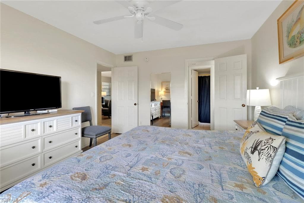 600 Neapolitan Way 345, Naples, FL 34103-25