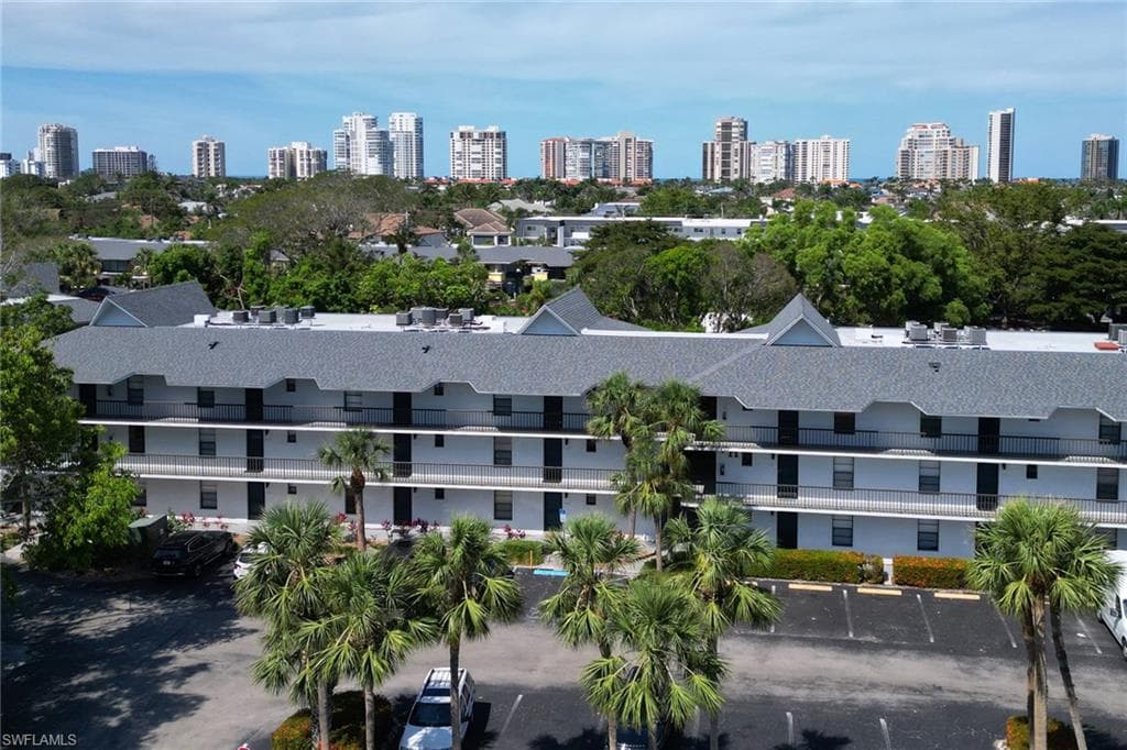 600 Neapolitan Way 345, Naples, FL 34103-3