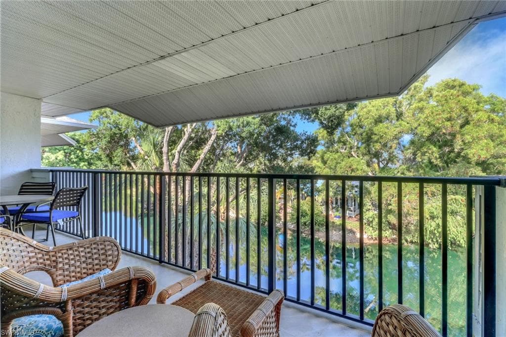 600 Neapolitan Way 345, Naples, FL 34103-8
