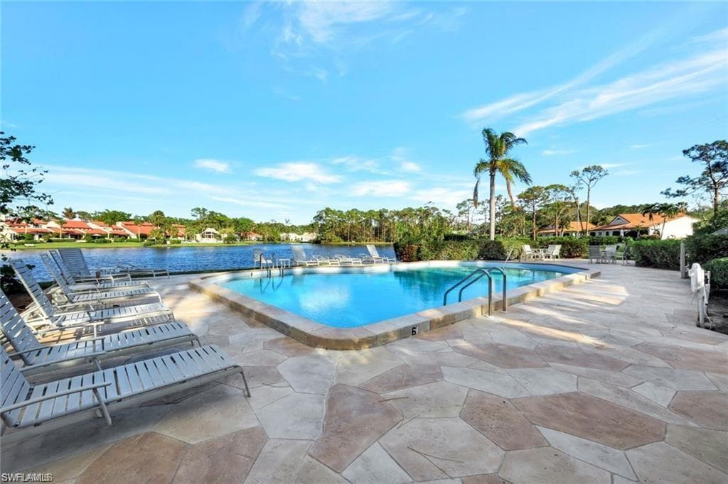 15400 Cedarwood Ln 1-201, Naples, FL 34110-19