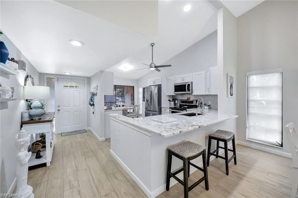 15400 Cedarwood Ln 1-201, Naples, FL 34110-2