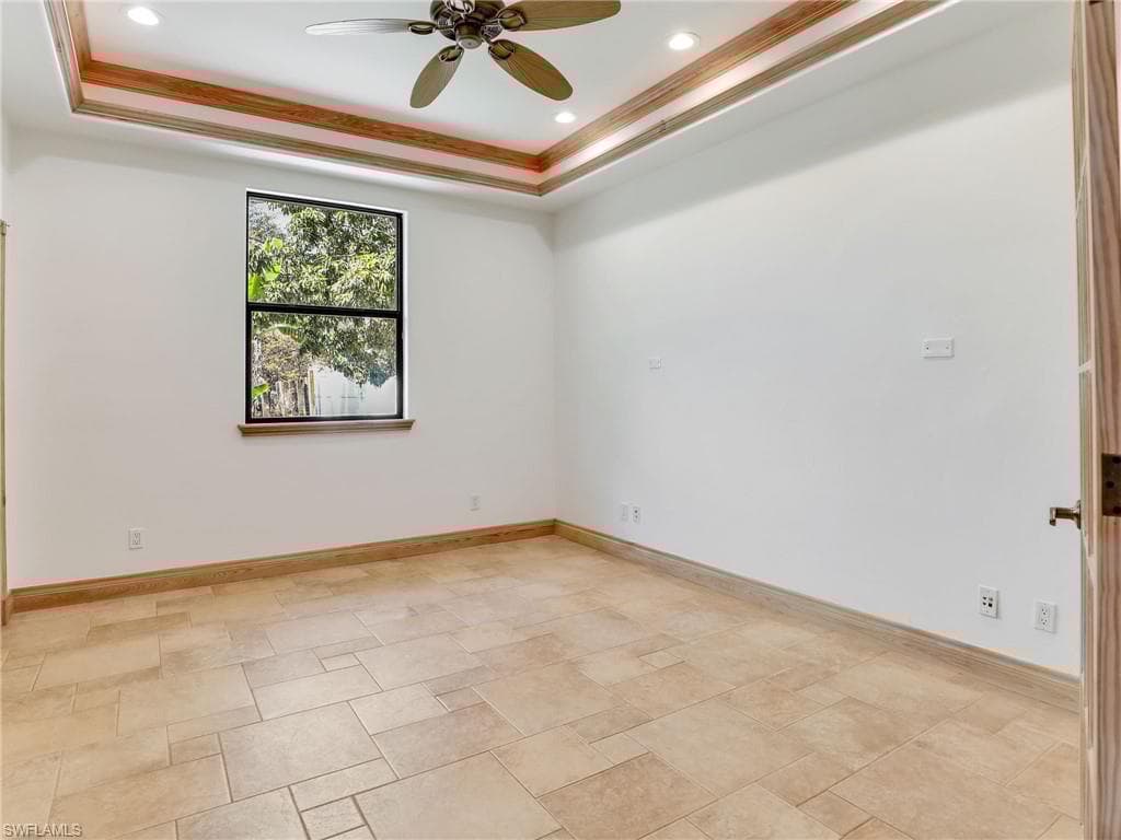27338 Elwood Dr, Bonita Springs, FL 34135-26