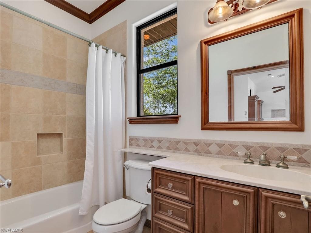 27338 Elwood Dr, Bonita Springs, FL 34135-27