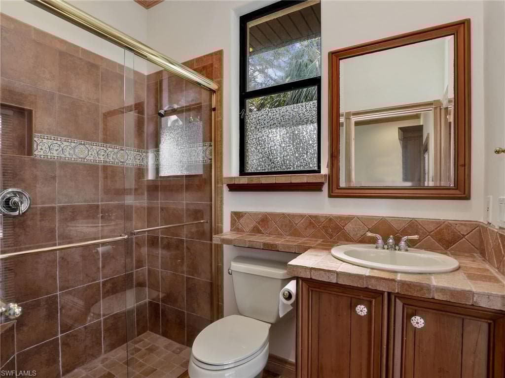 27338 Elwood Dr, Bonita Springs, FL 34135-34