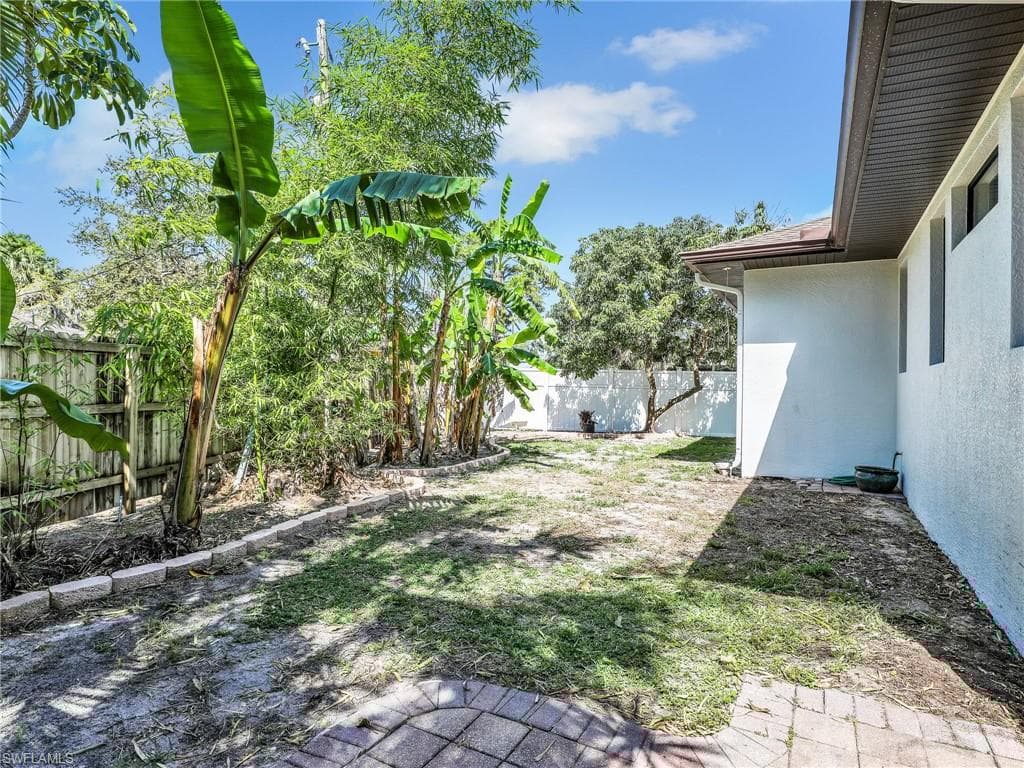 27338 Elwood Dr, Bonita Springs, FL 34135-36