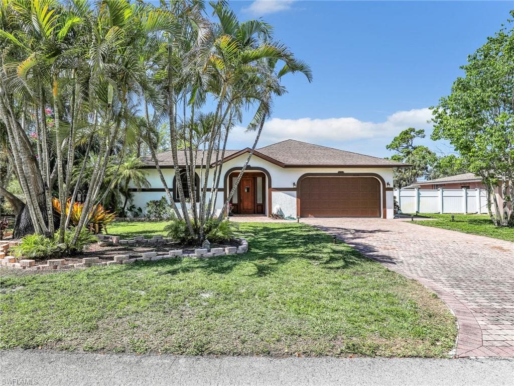 27338 Elwood Dr, Bonita Springs, FL 34135-3