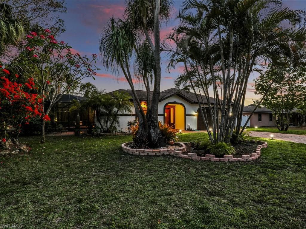 27338 Elwood Dr, Bonita Springs, FL 34135-4