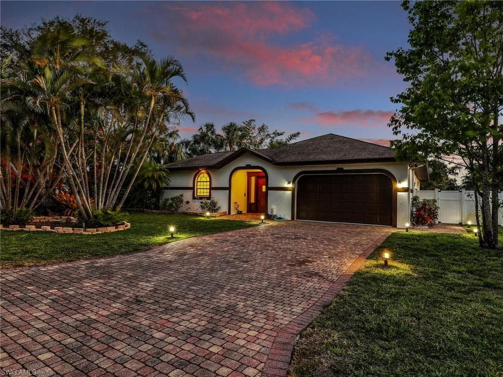 27338 Elwood Dr, Bonita Springs, FL 34135-5