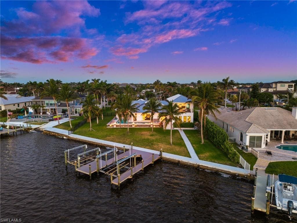 5625 Riverside Dr, Cape Coral, FL 33904-15