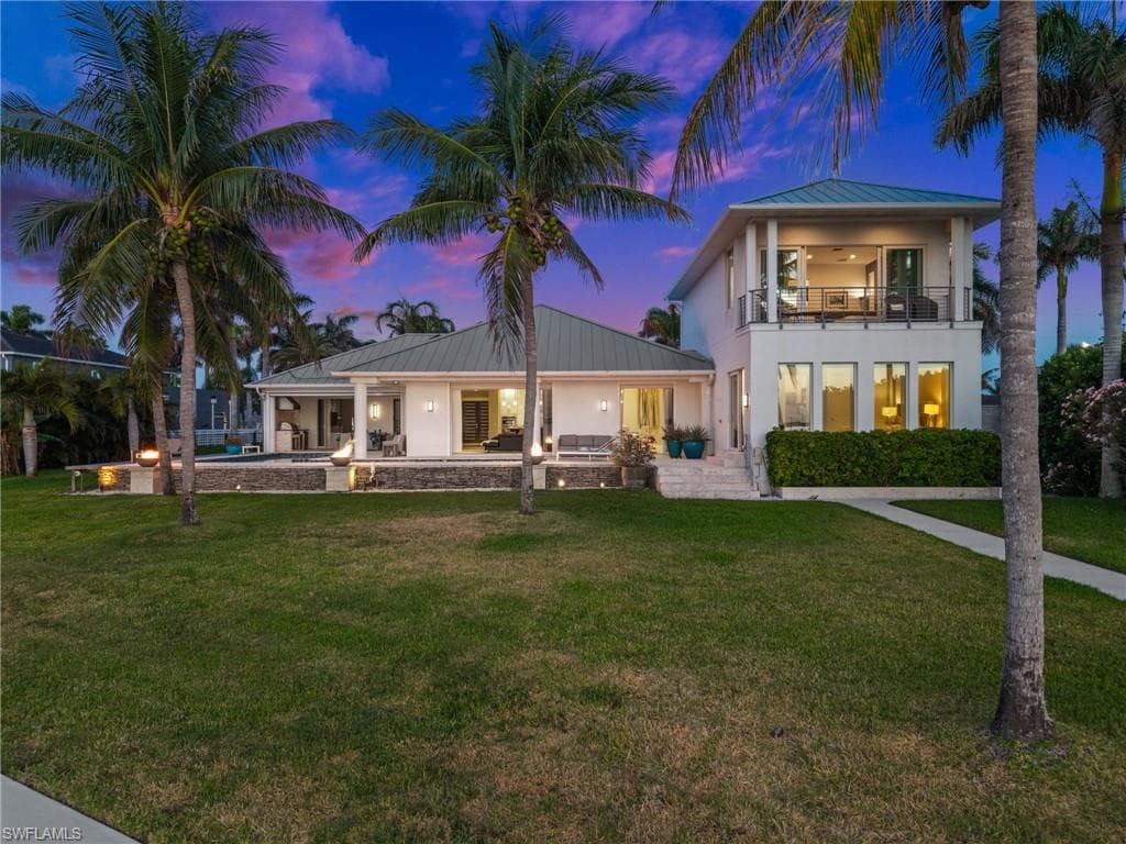 5625 Riverside Dr, Cape Coral, FL 33904-16
