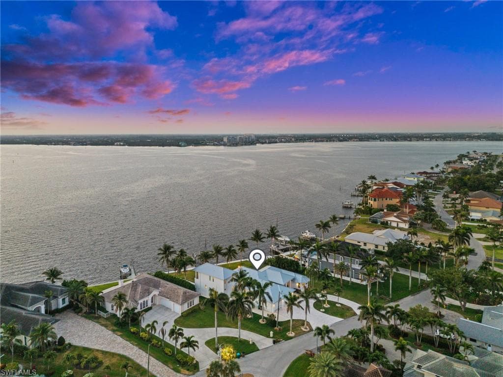5625 Riverside Dr, Cape Coral, FL 33904-18