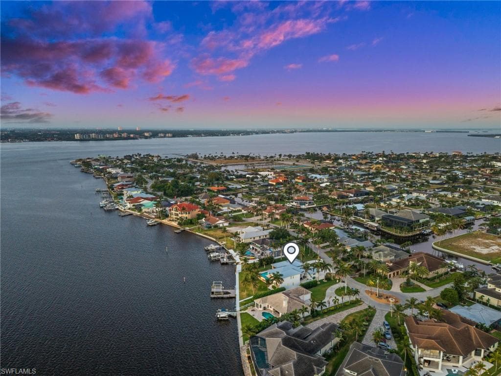 5625 Riverside Dr, Cape Coral, FL 33904-19
