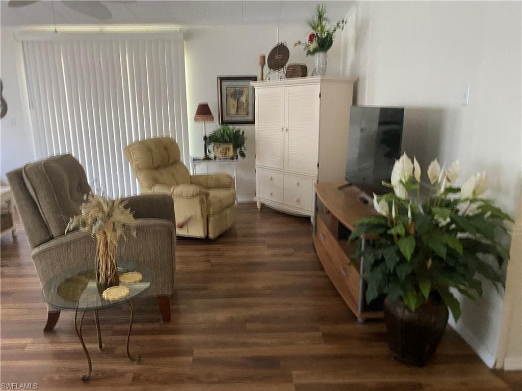 619 Charlemagne Blvd, Naples, FL 34112-5