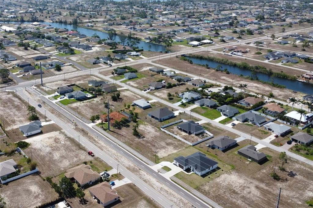 2223 Kismet Pkwy W, Cape Coral, FL 33993-43