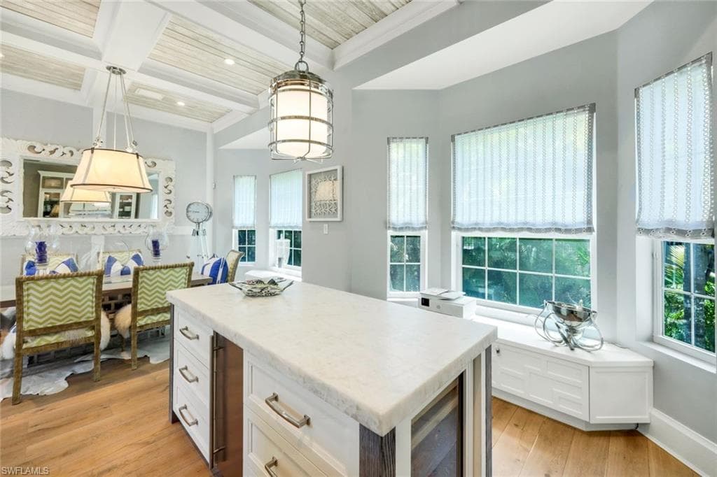 510 2nd St S 102, Naples, FL 34102-9